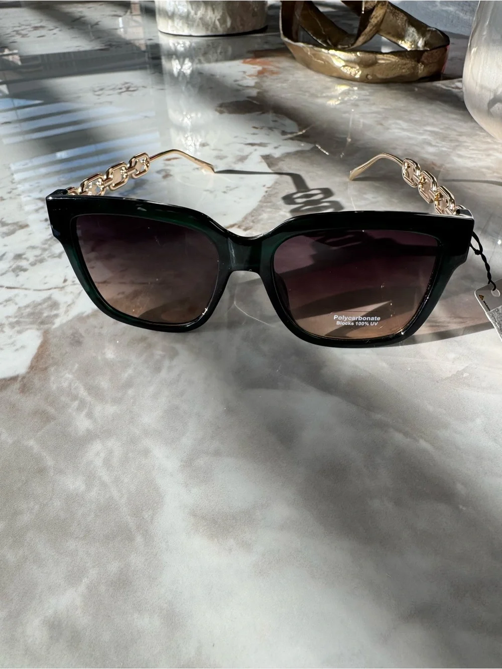 Stylish Black/Green Cat-Eye Sunglasses with Gold Chain Temples